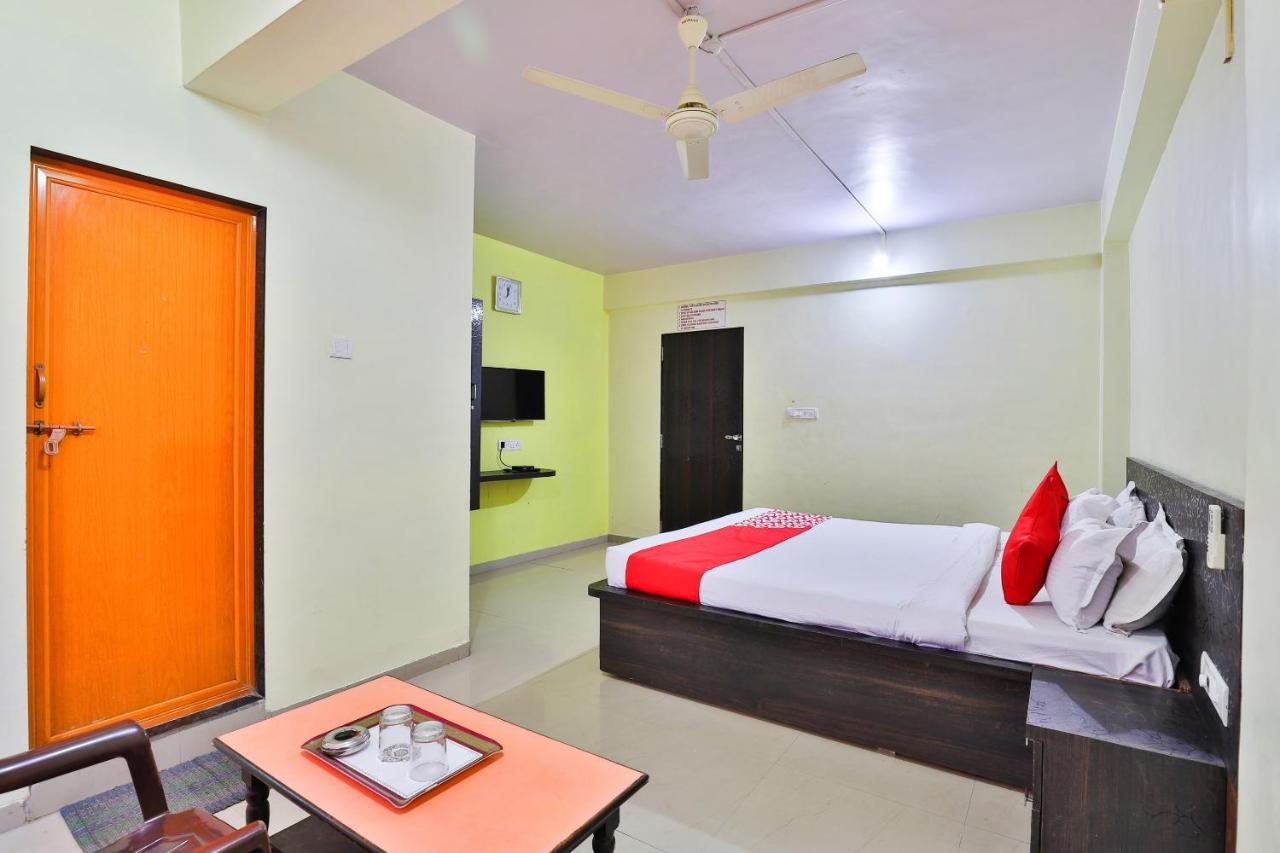 Oyo 24833 Hotel Silver 다만 외부 사진