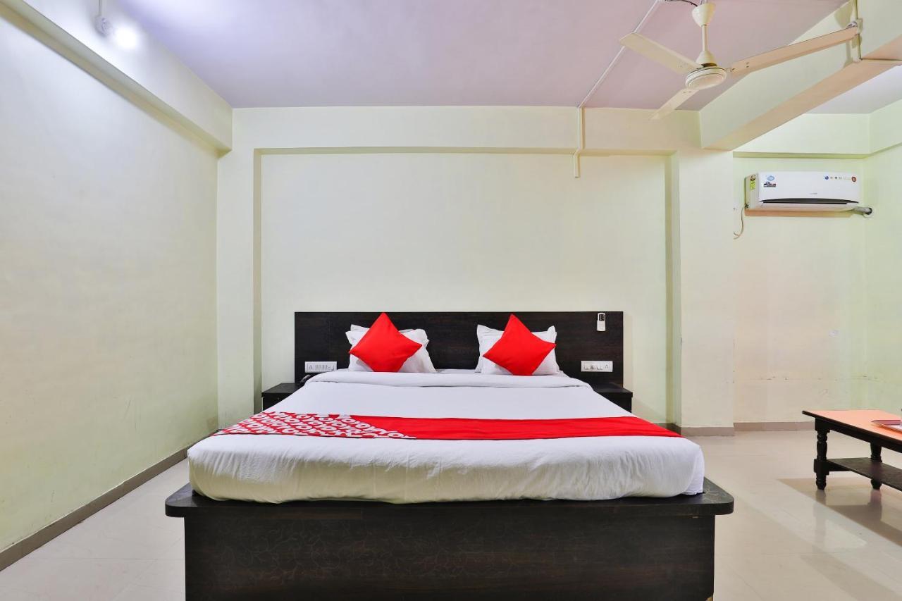 Oyo 24833 Hotel Silver 다만 외부 사진